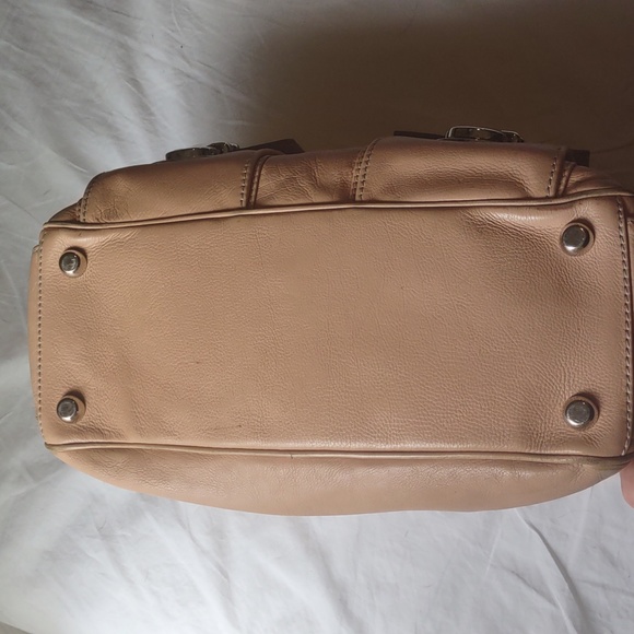 MARC JACOBS Multi-Pocket Peach Color Purse w/ Turquoise Interior - Picture 9 of 11